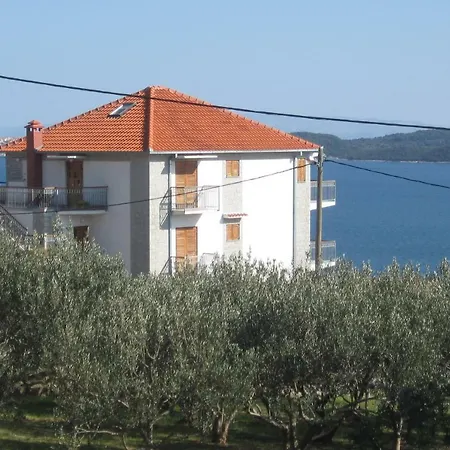 With Splendid Sea View Apartment *
