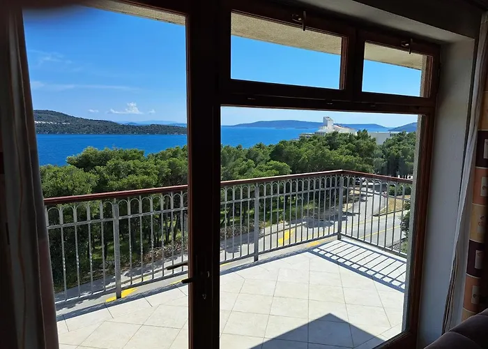 Appartamento With Splendid Sea View Traù