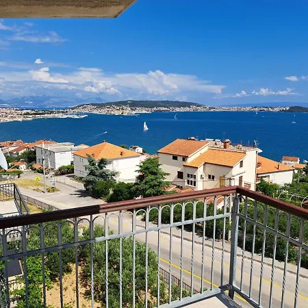 Apartment With Splendid Sea View