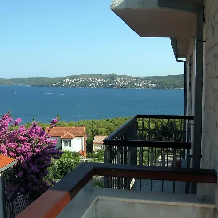 With Splendid Sea View Apartment *