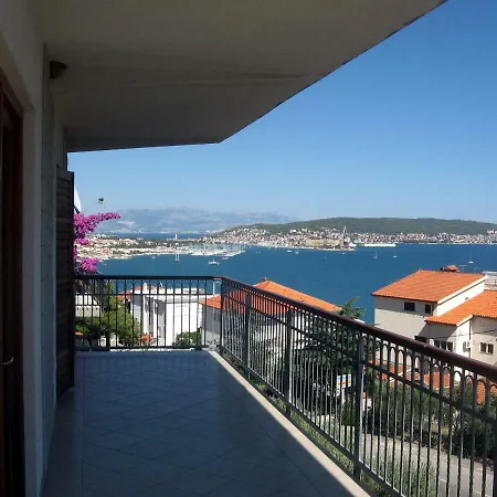 With Splendid Sea View Apartment *