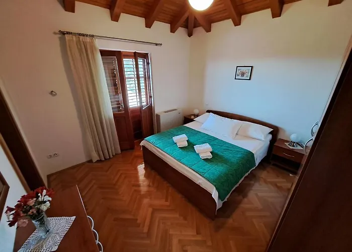 With Splendid Sea View *